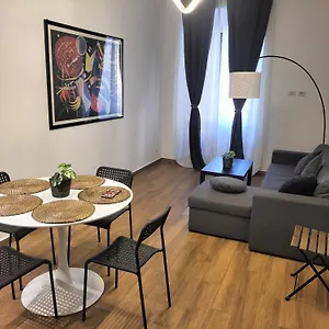 https://red-roses-domus-rome.it-romehotels.com